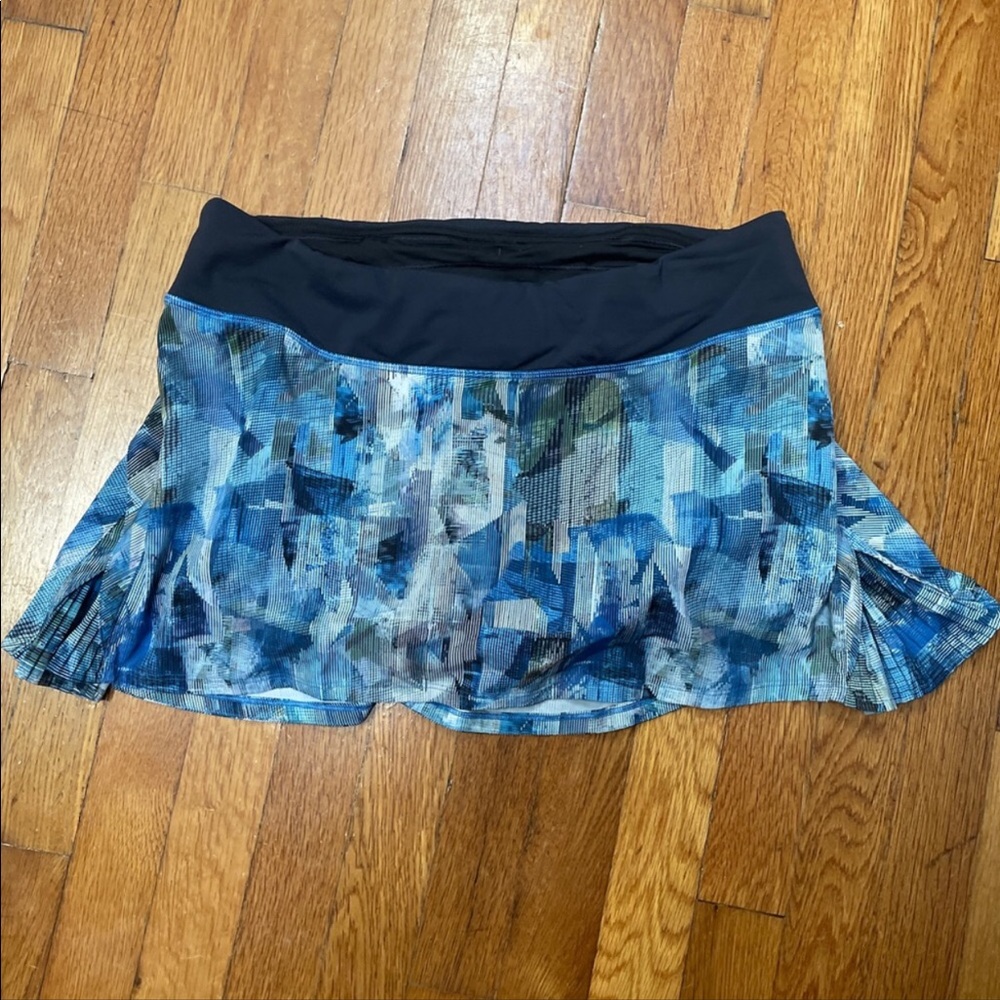 Lululemon size 10 Play off the pleats skirt